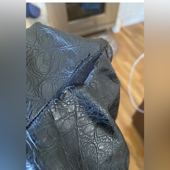 Commando Faux Leather Animal Legging in Croc - Picture 11 of 11